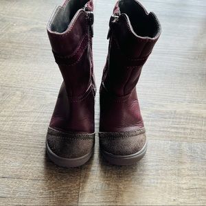 Clarks Toddler Girl Leather Boots. Size5